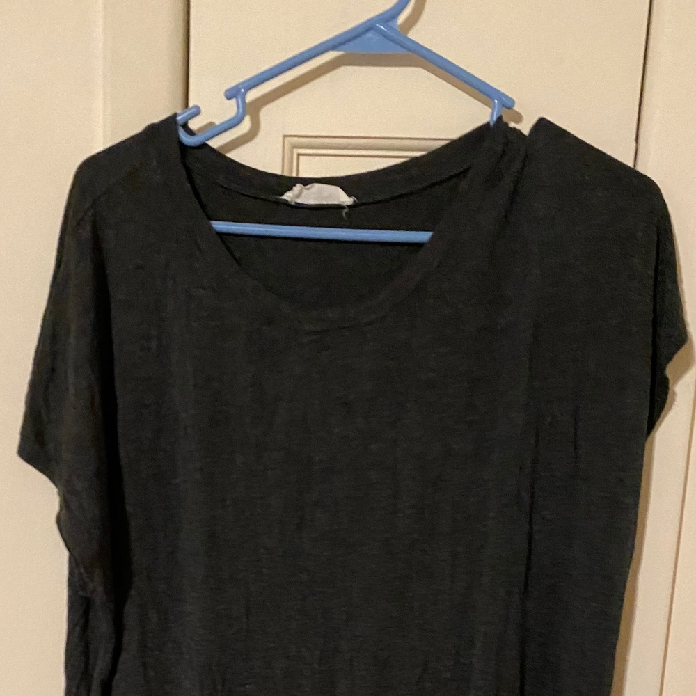 Free to live black tunic